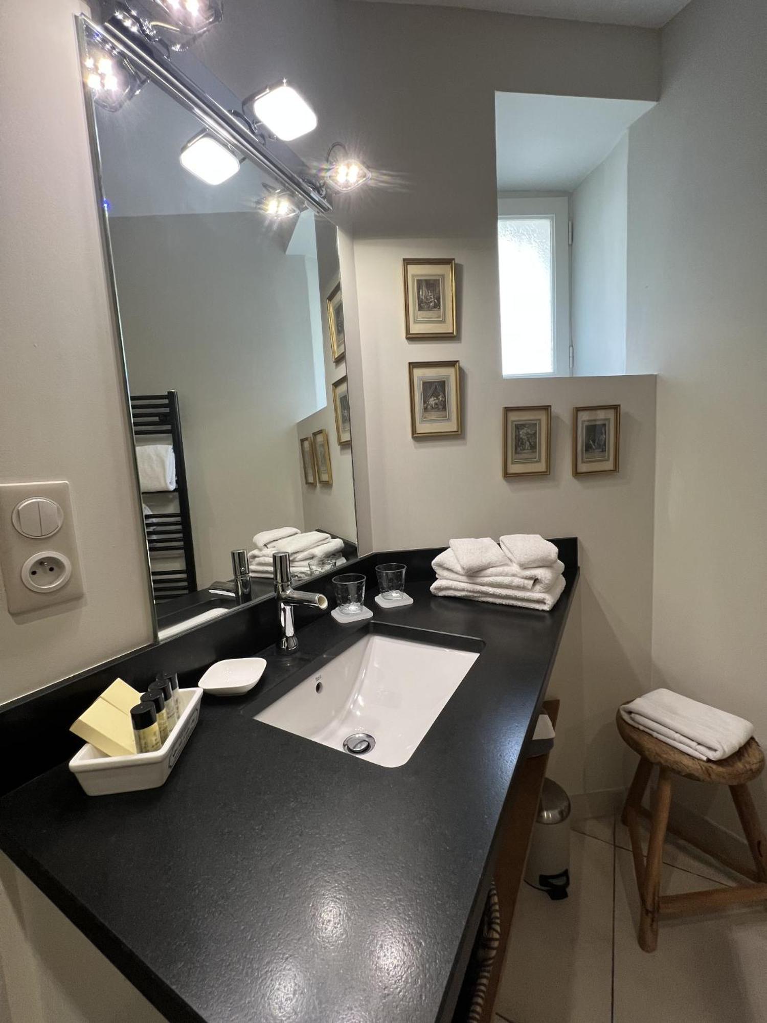 N15 - Les Confidences - Chambres D'Hotes Avignon Kamer foto